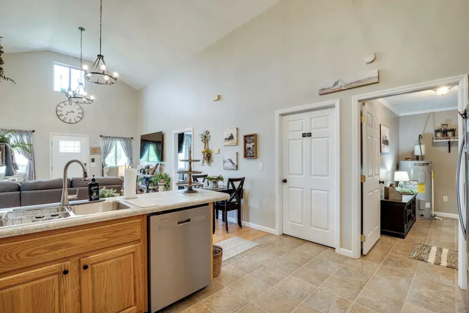 Near Lake Cumberland: Monticello Home w/ Gazebo!