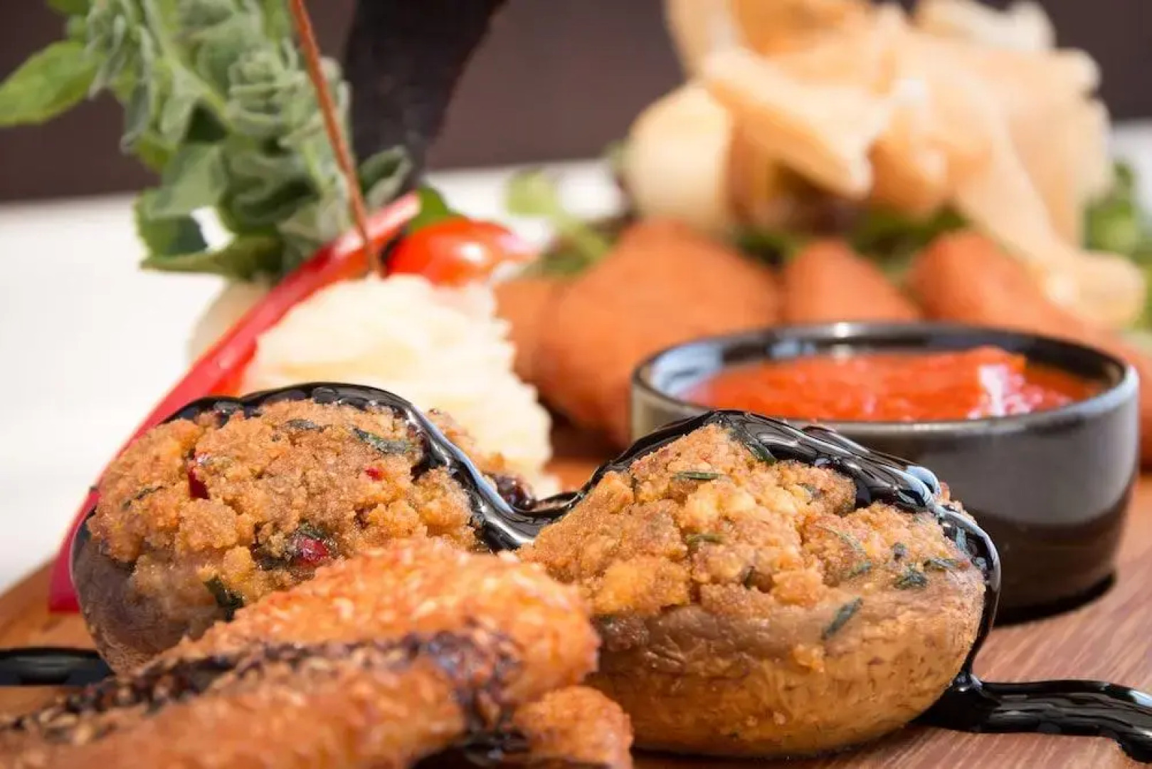 Hill View Restaurant & Apartments