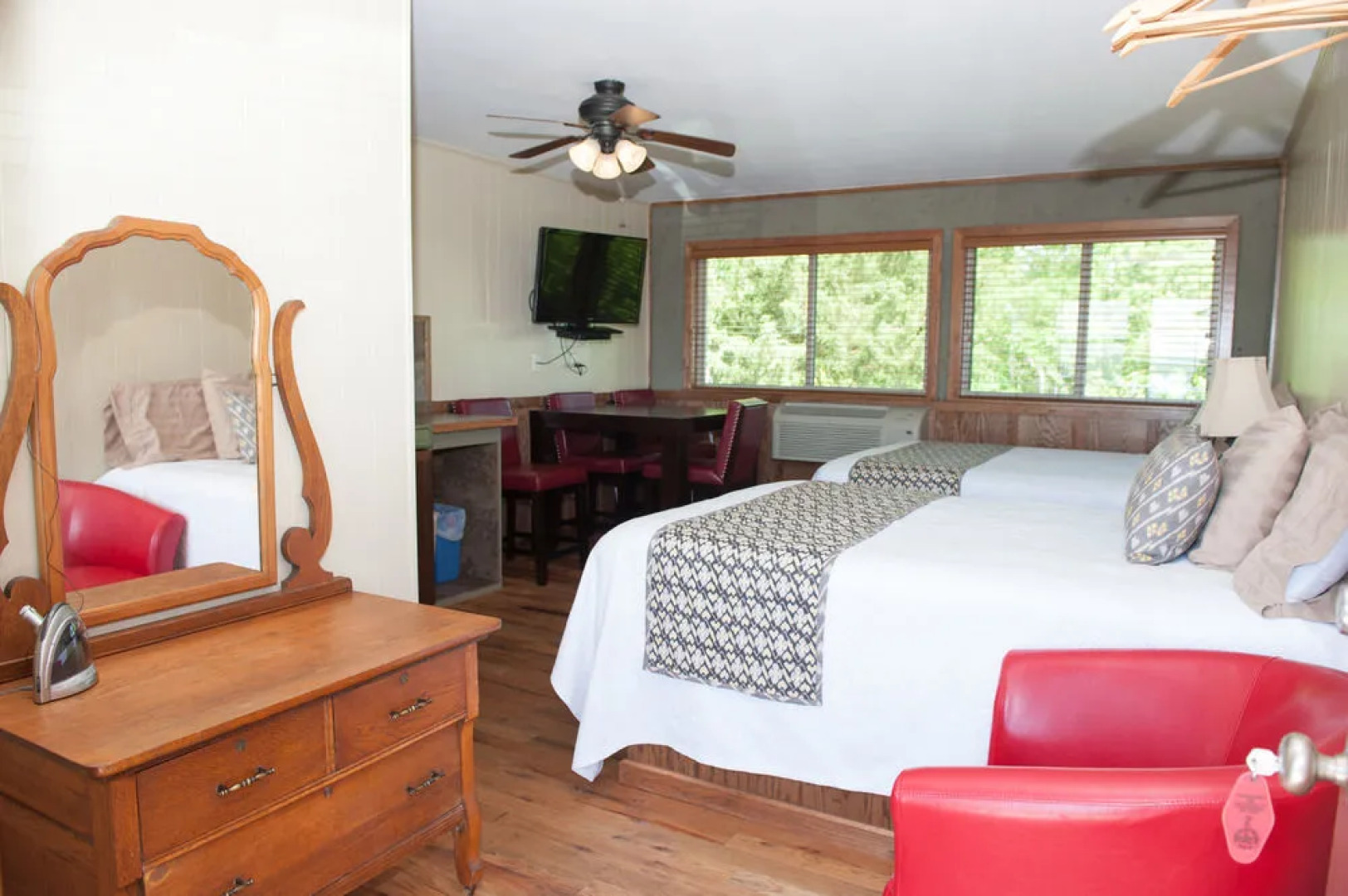 Beaver Lakeview Resort