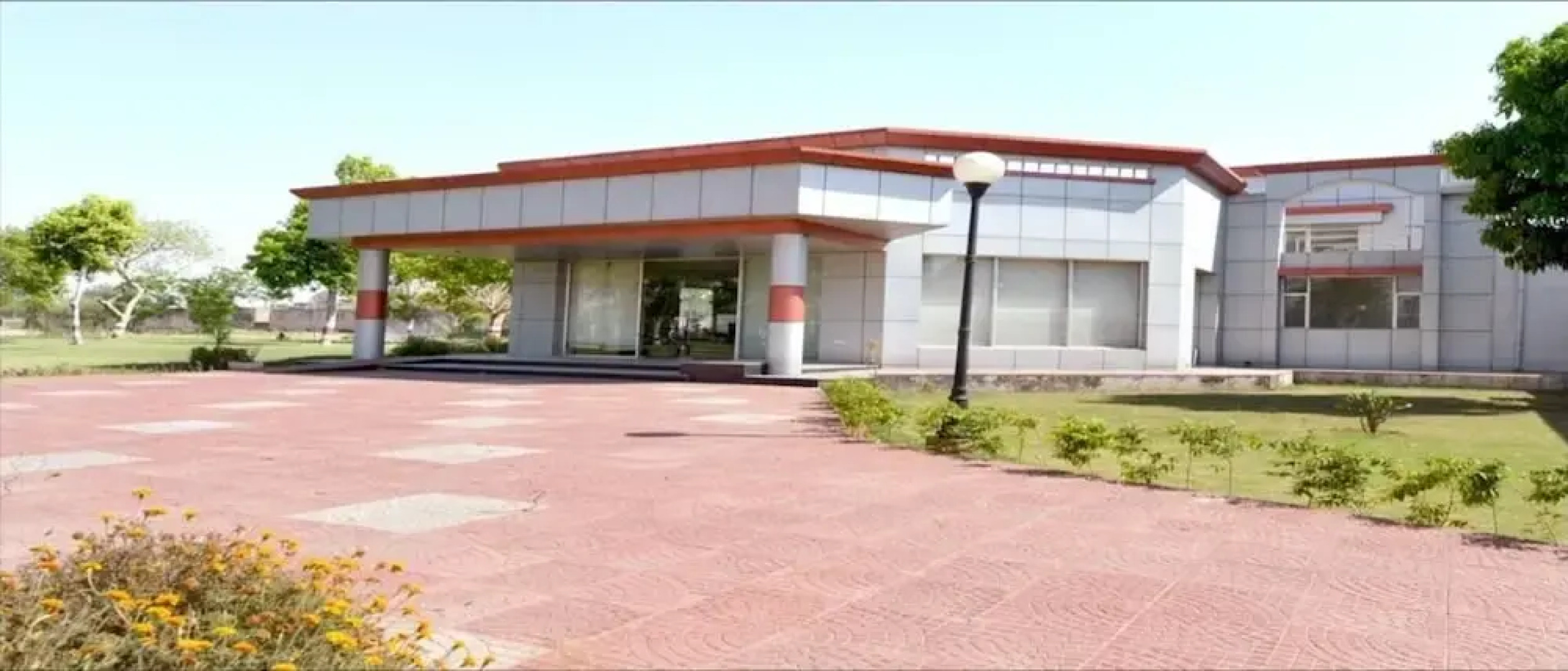 Jungle Babbler Tourist Resort