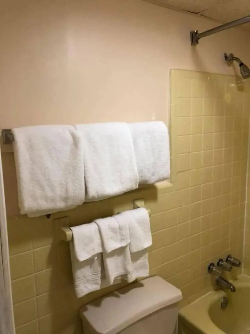 Scottish Inn & Suites