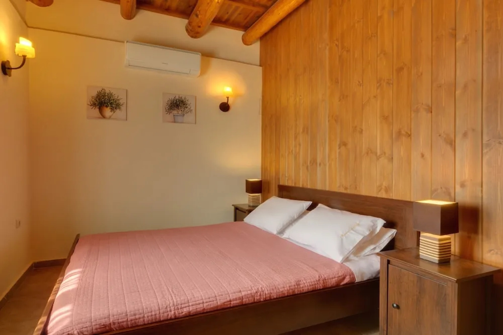 Traditional Ioannis Cottage...luxurious & Rustic With Ecological Heated Pool !!!