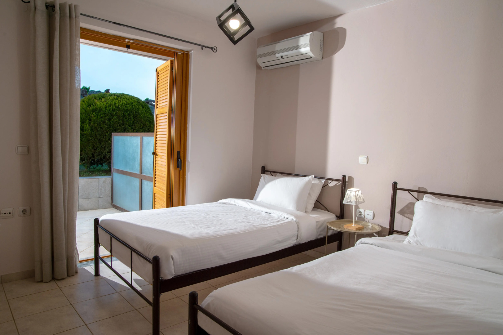 Stork Holiday Apartments - Garden & Sea View