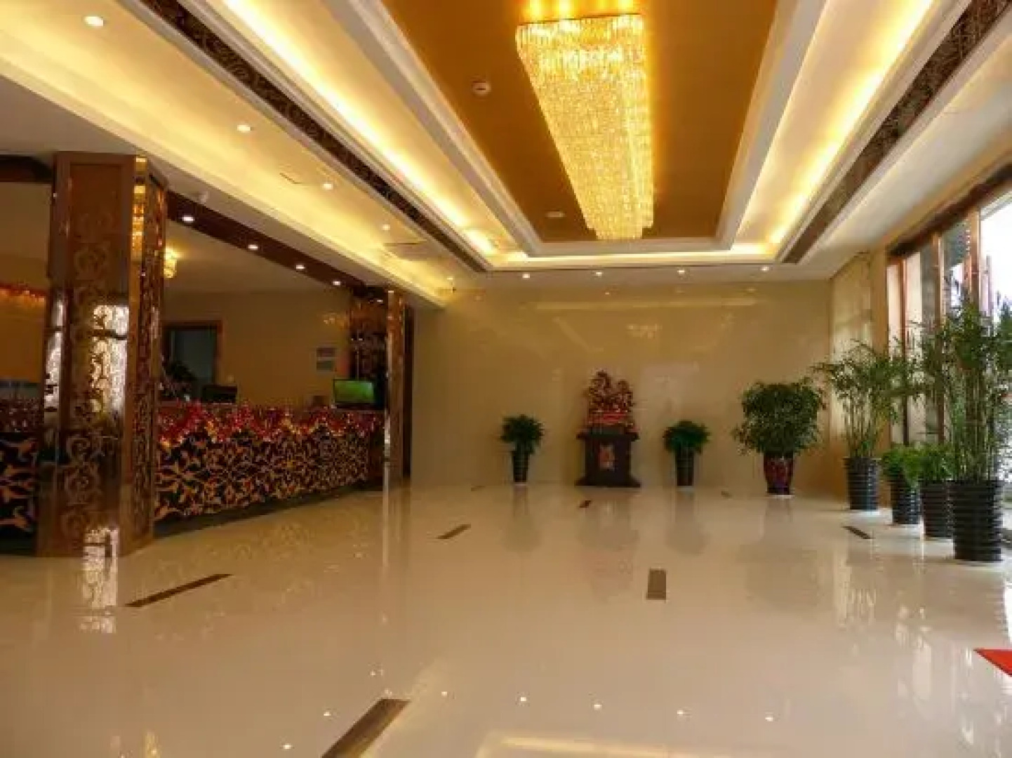 Ruihe Hotel in Lucheng City