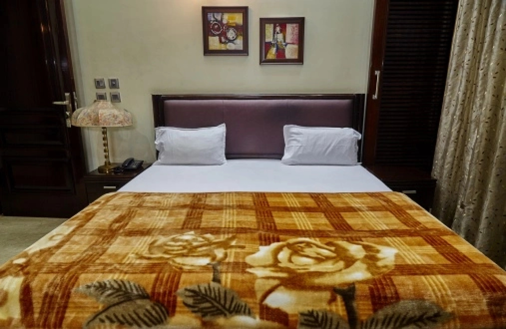 OYO Premium Chi Greater Noida