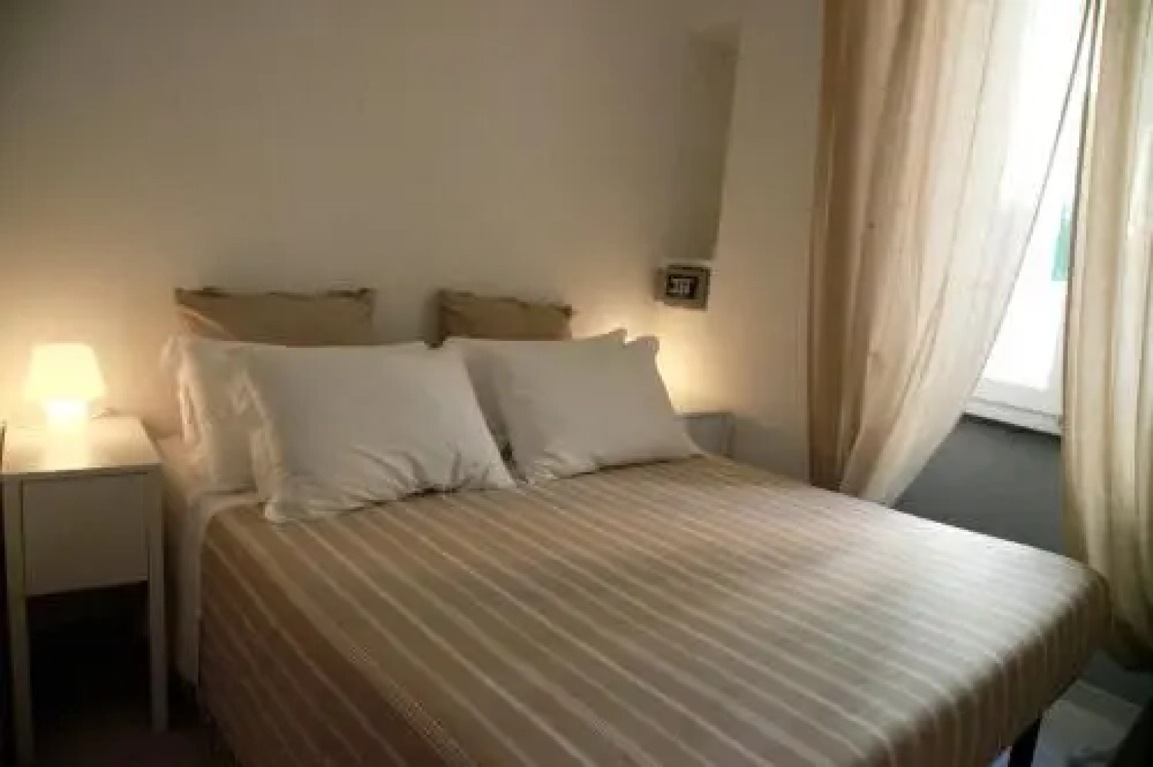 MB Sisters Glam Rooms