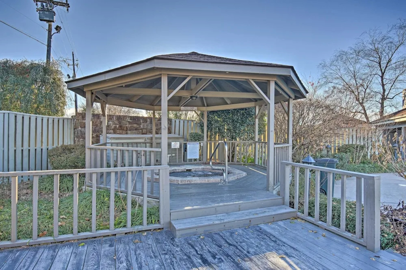 Pool & Lake Hamilton Access: Hot Springs Condo!