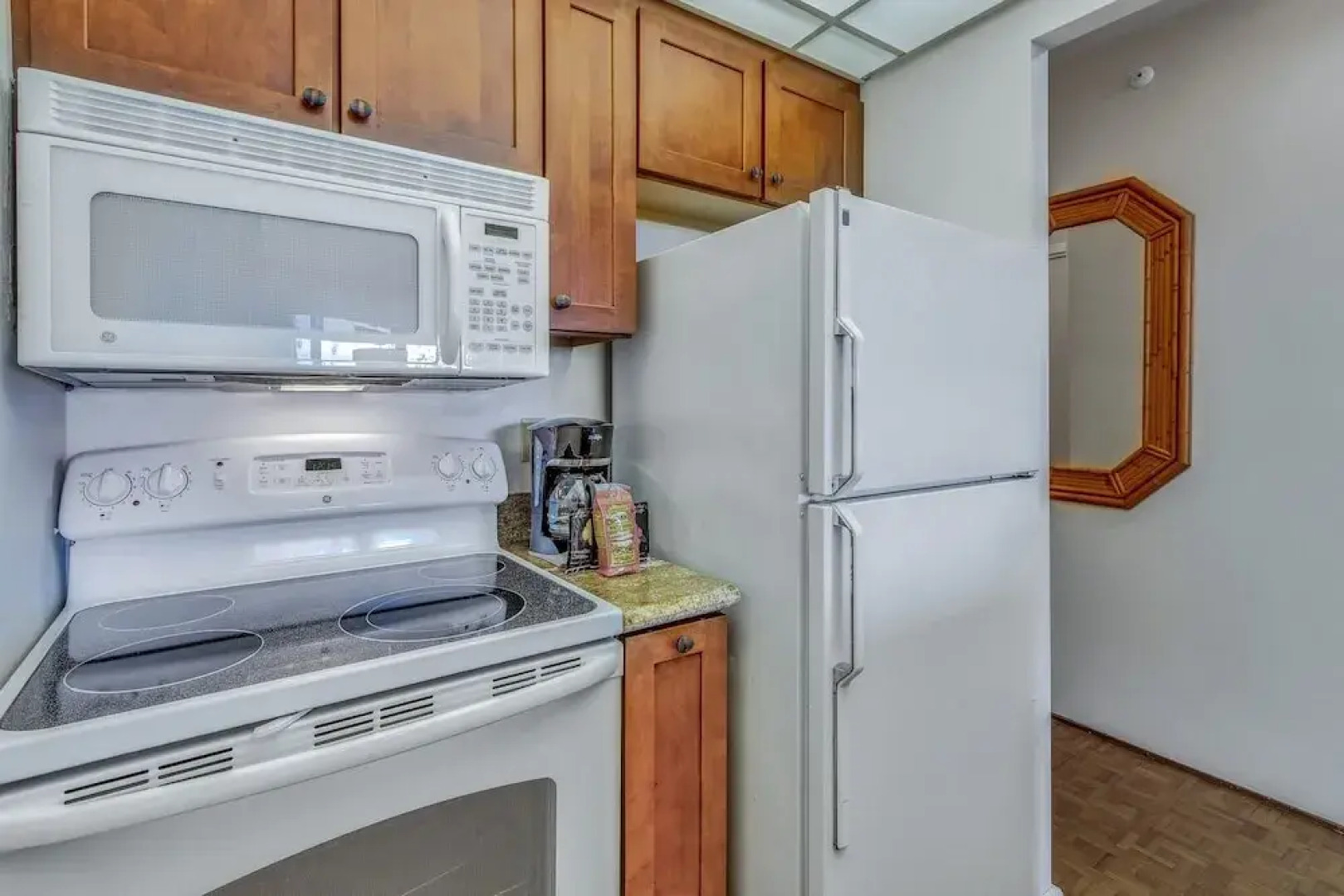 Whaler 6th Floor Oceanview Studio 0 Bedroom Condo by Redawning