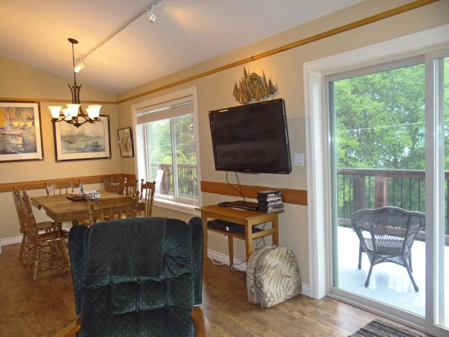 The Gallery House At Port Renfrew