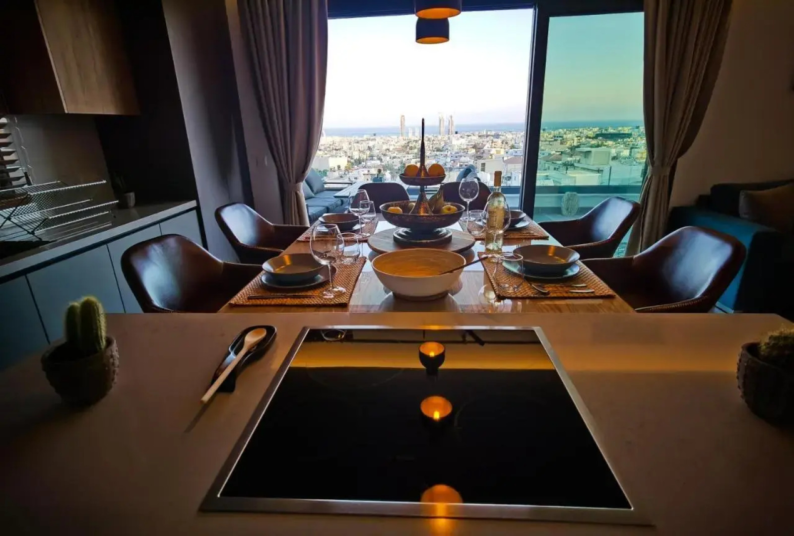 Eagles Nest- 2BR stylish, free park, Netflix