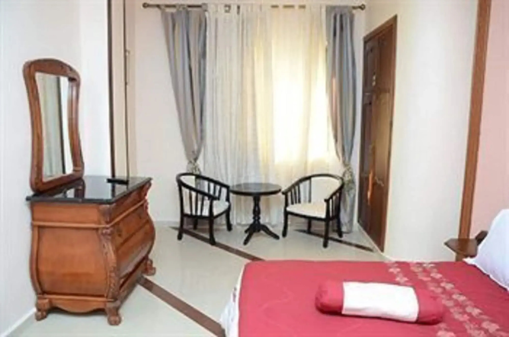 Hôtel les Ambassadeurs