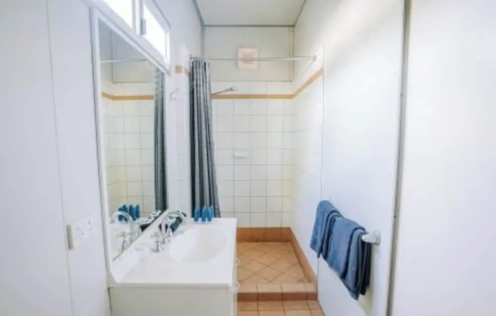 Discovery Resorts- Lake Argyle