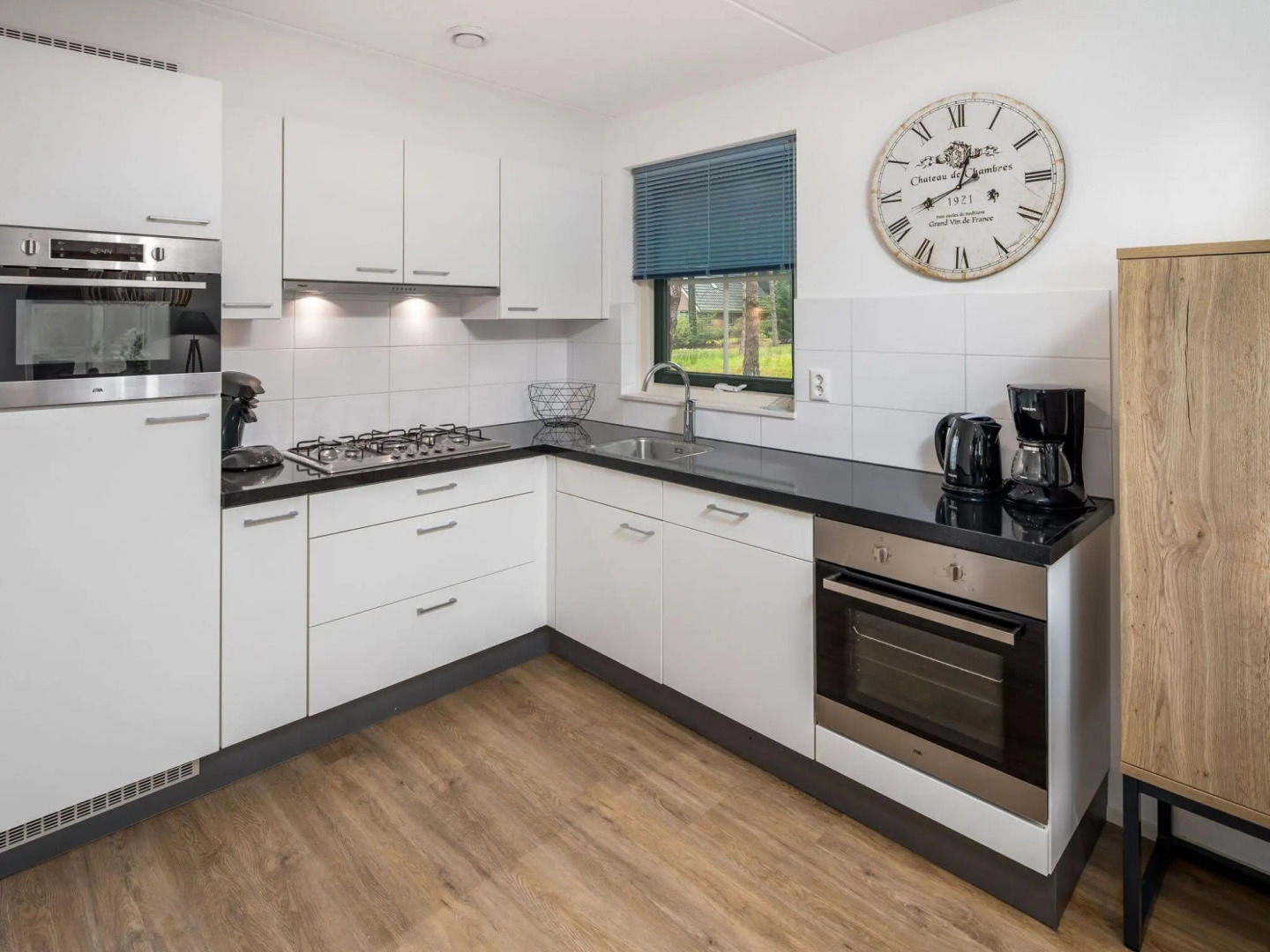 Luxurious Villa With sun Shower, in a Wooded Area