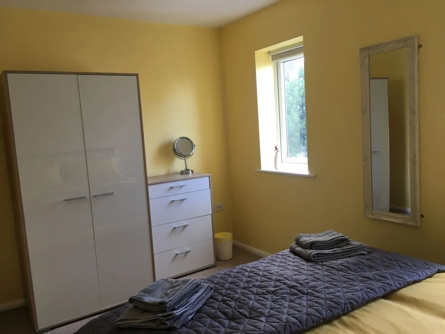 Impeccable Modern Two Bed House in Colwyn Bay