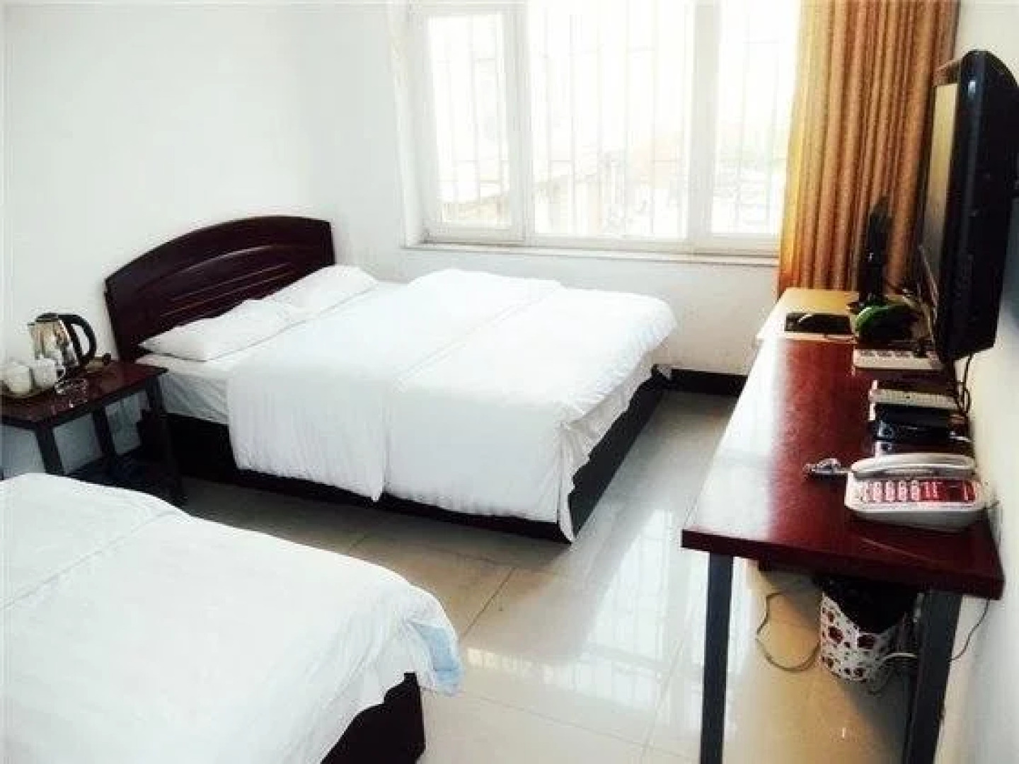 Kuandian Jiujiu Hotel