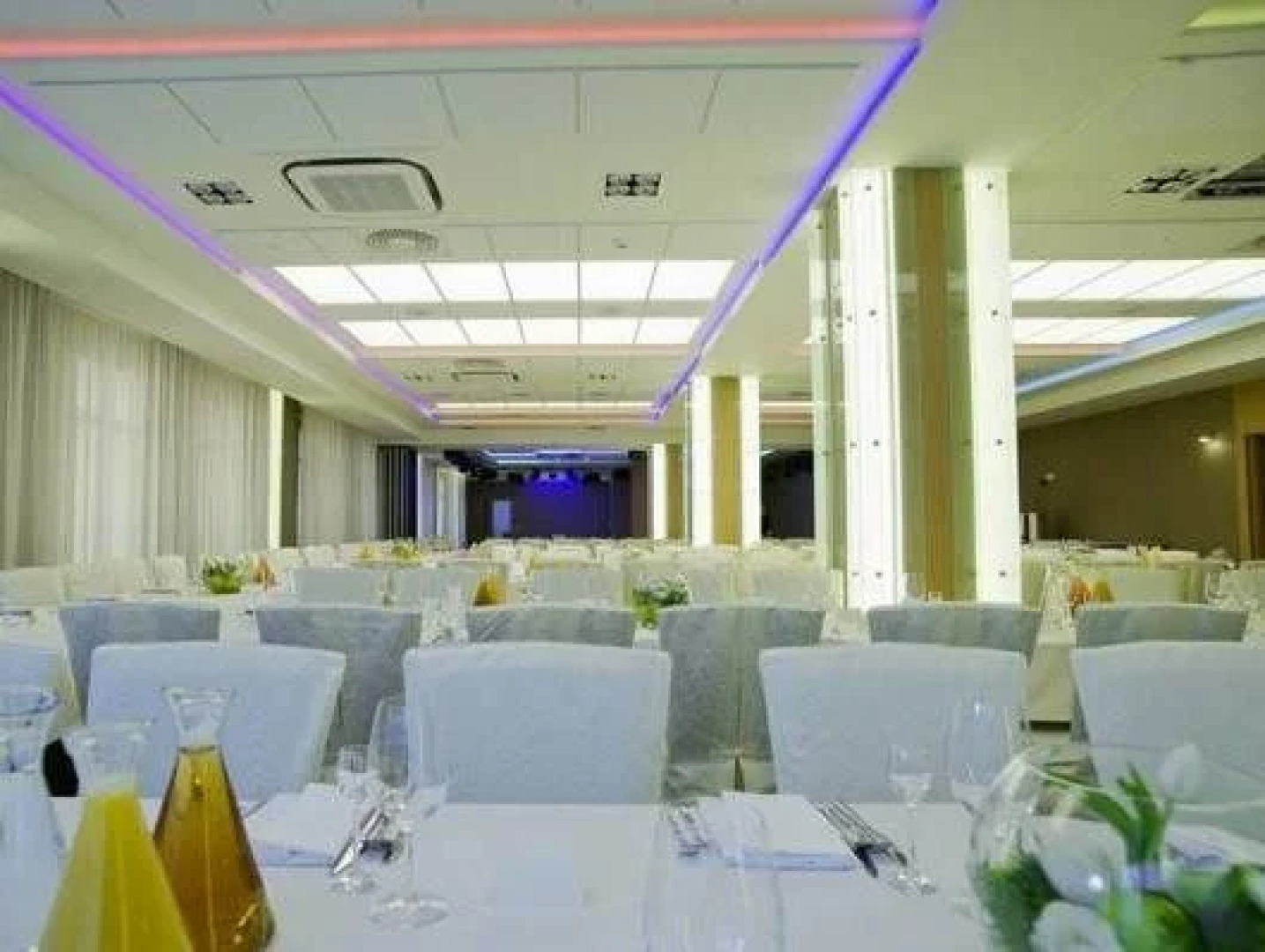 Velvet Hotel & Restaurant