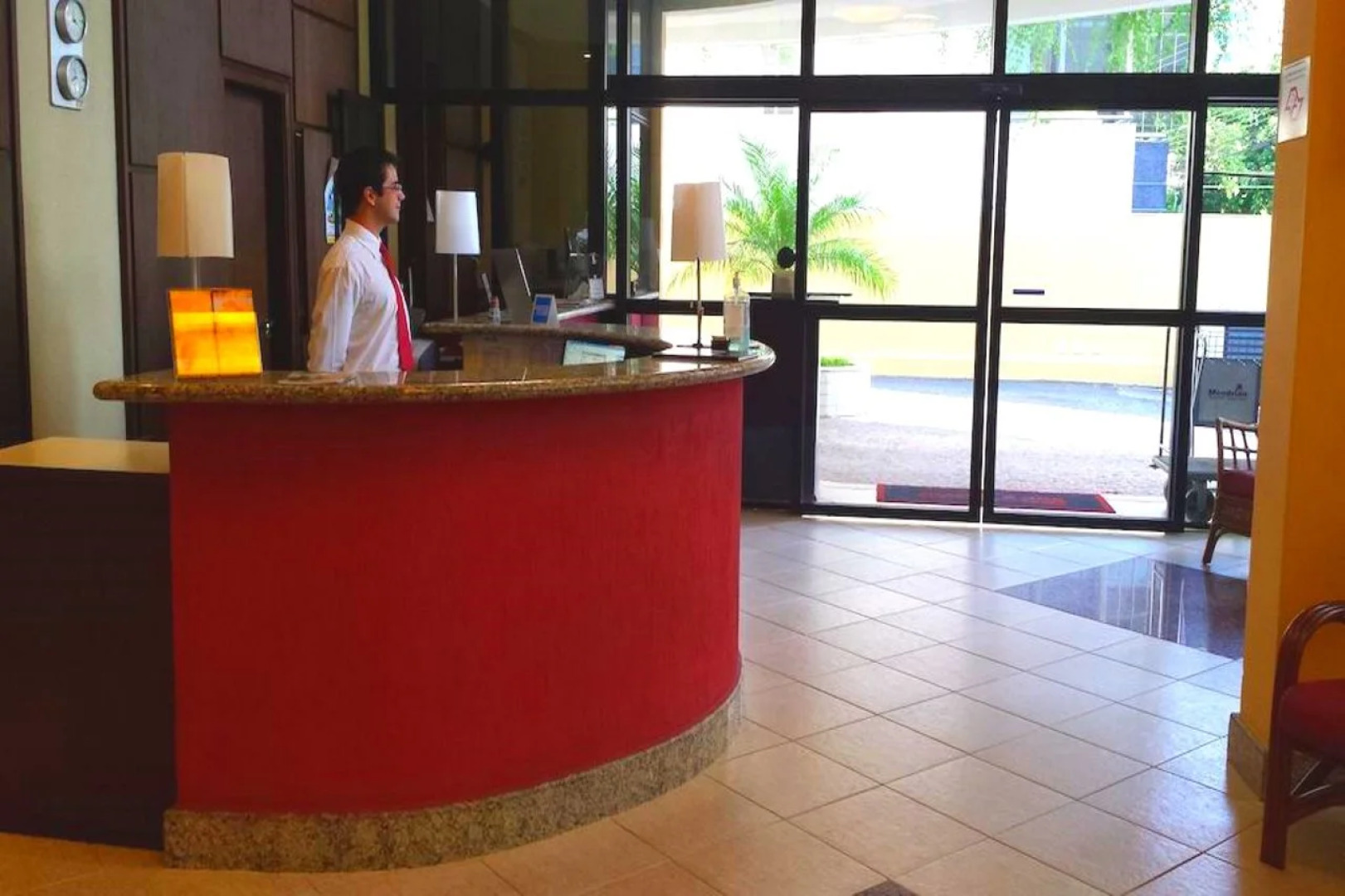 Mondrian Suite Hotel