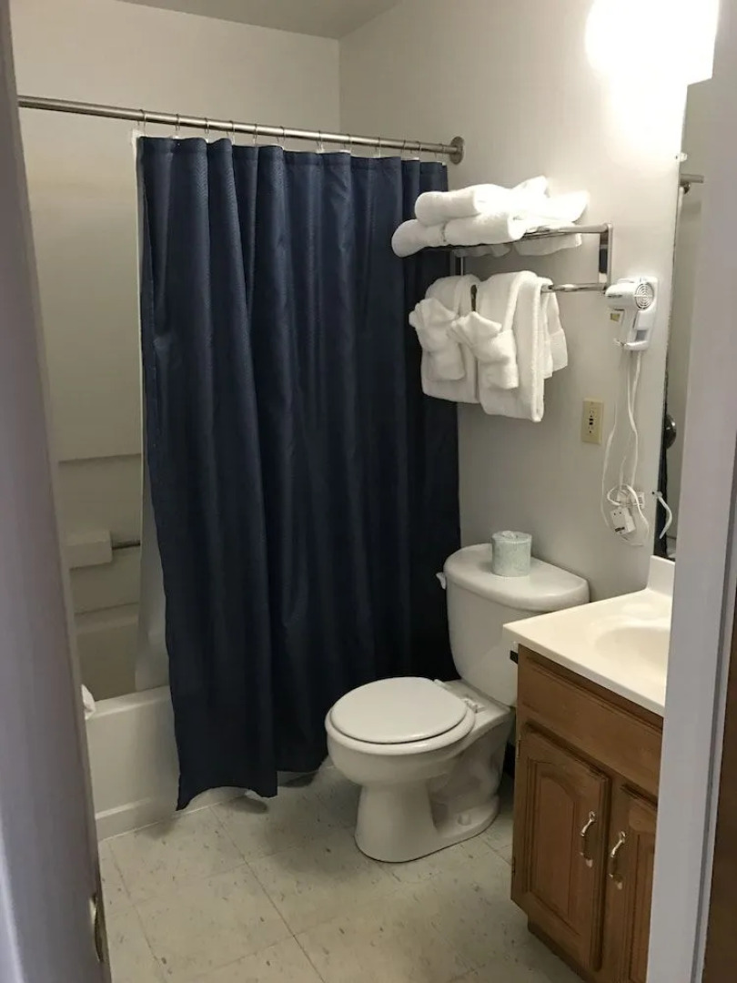 The Anchor Inn and Marina