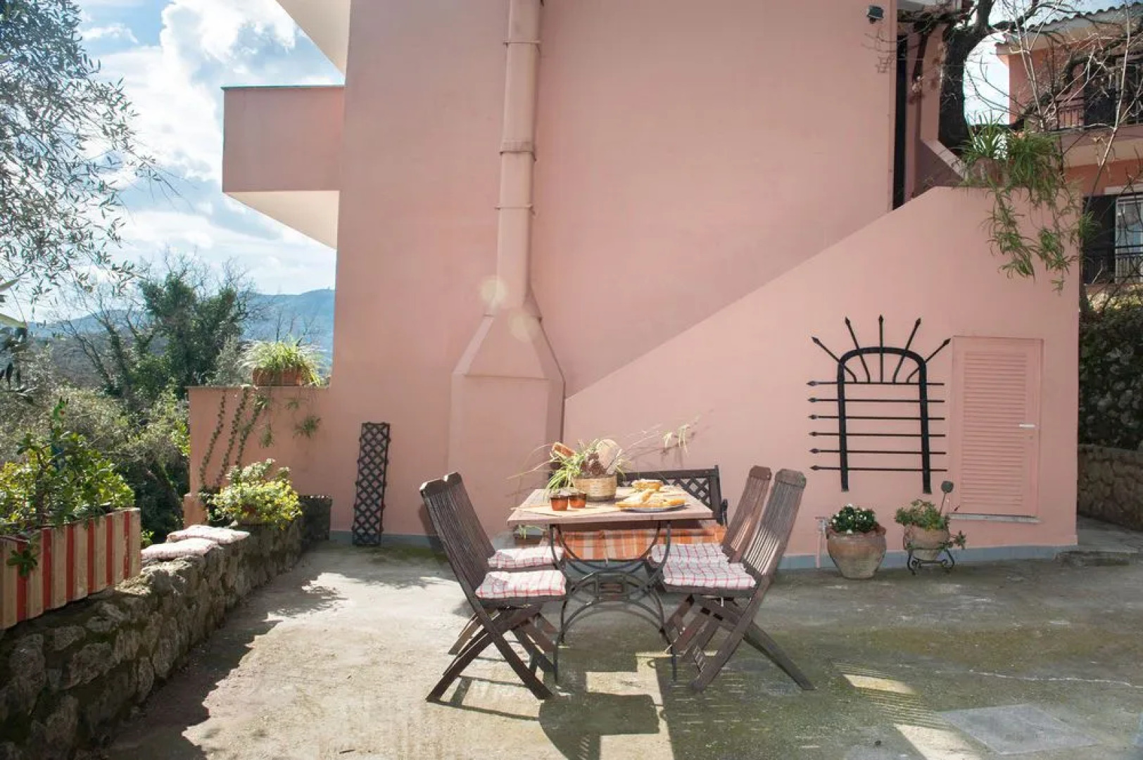 Wildrose Corfu Apartments