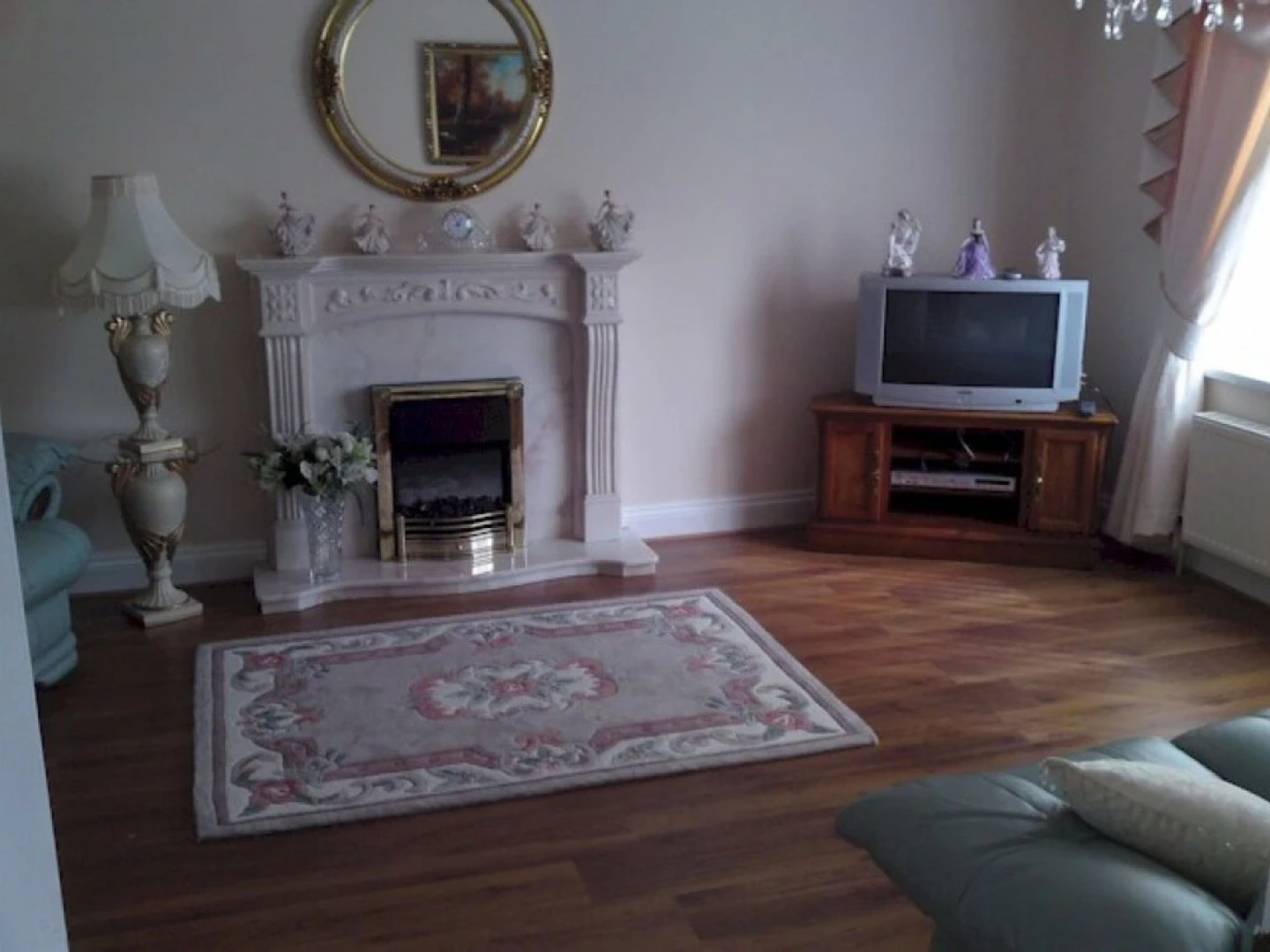 Efail Newydd Cross Inn