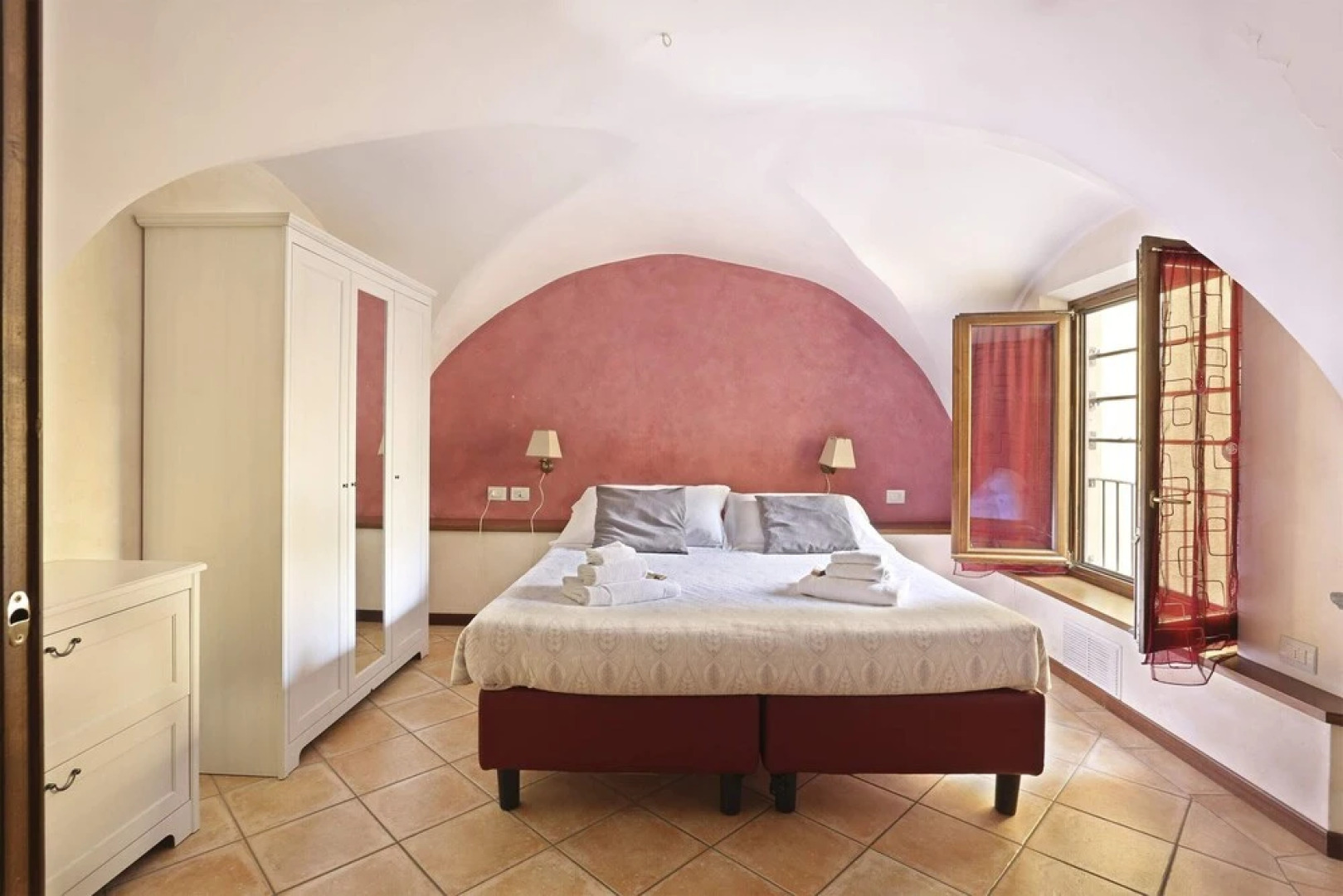 Short-let Florence apartment 3 bedrooms Mercato Centrale
