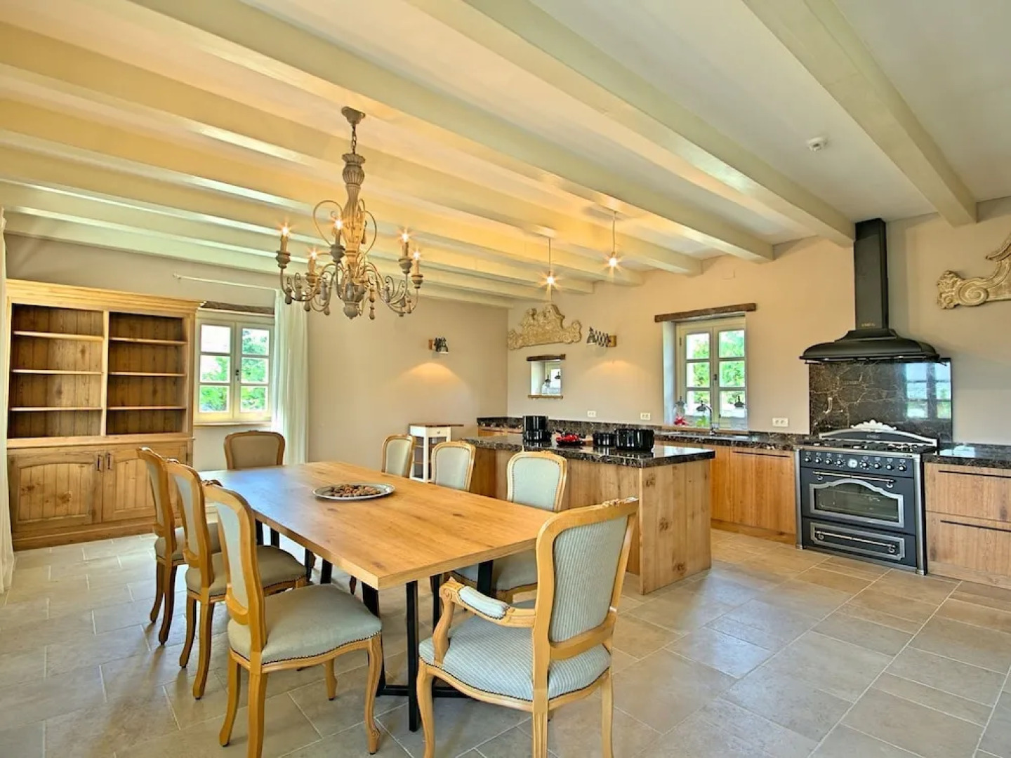 Plushy Villa in Ladici With Pool and Whirlpool