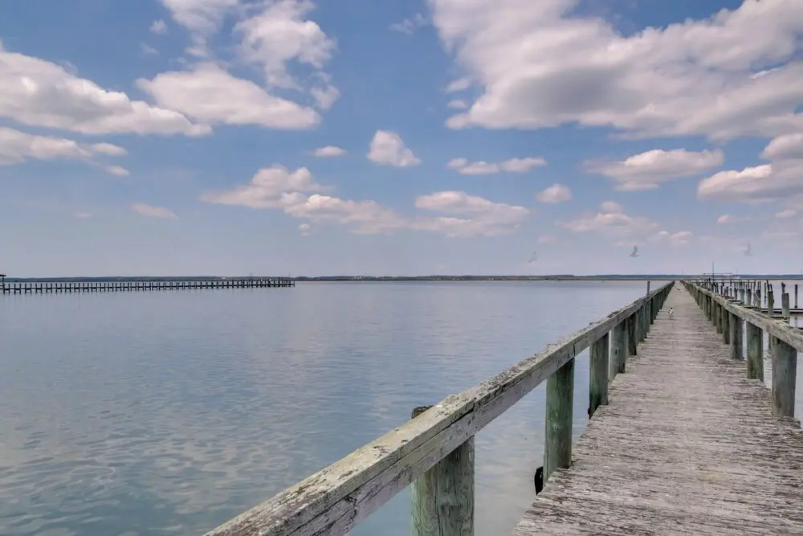 Bayfront Chincoteague Getaway w/ Fire Pit!