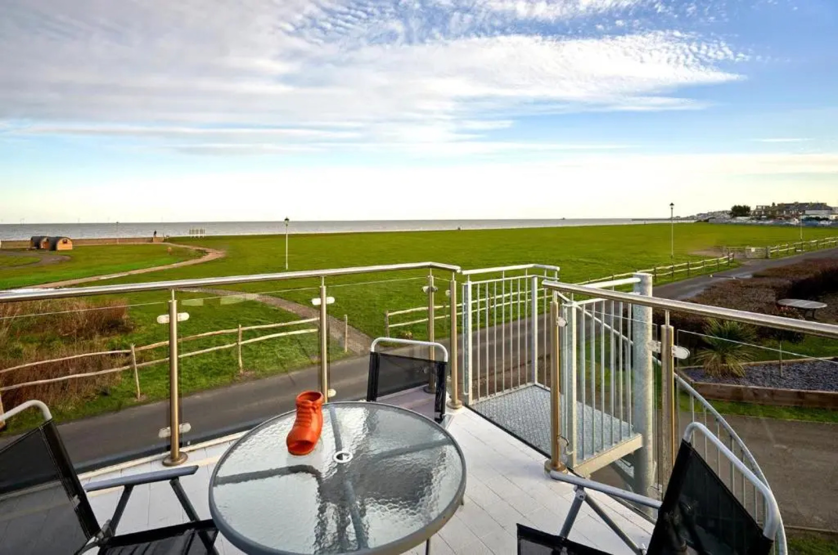 2BD Seafront Lodge Amazing Views in Kent