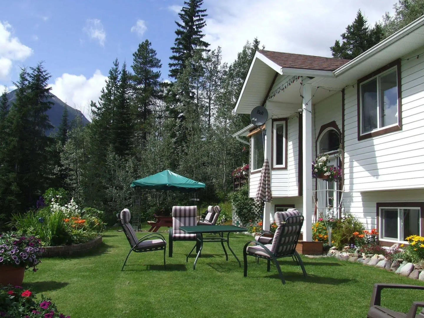 Silvern Lake Trail Bed & Breakfast