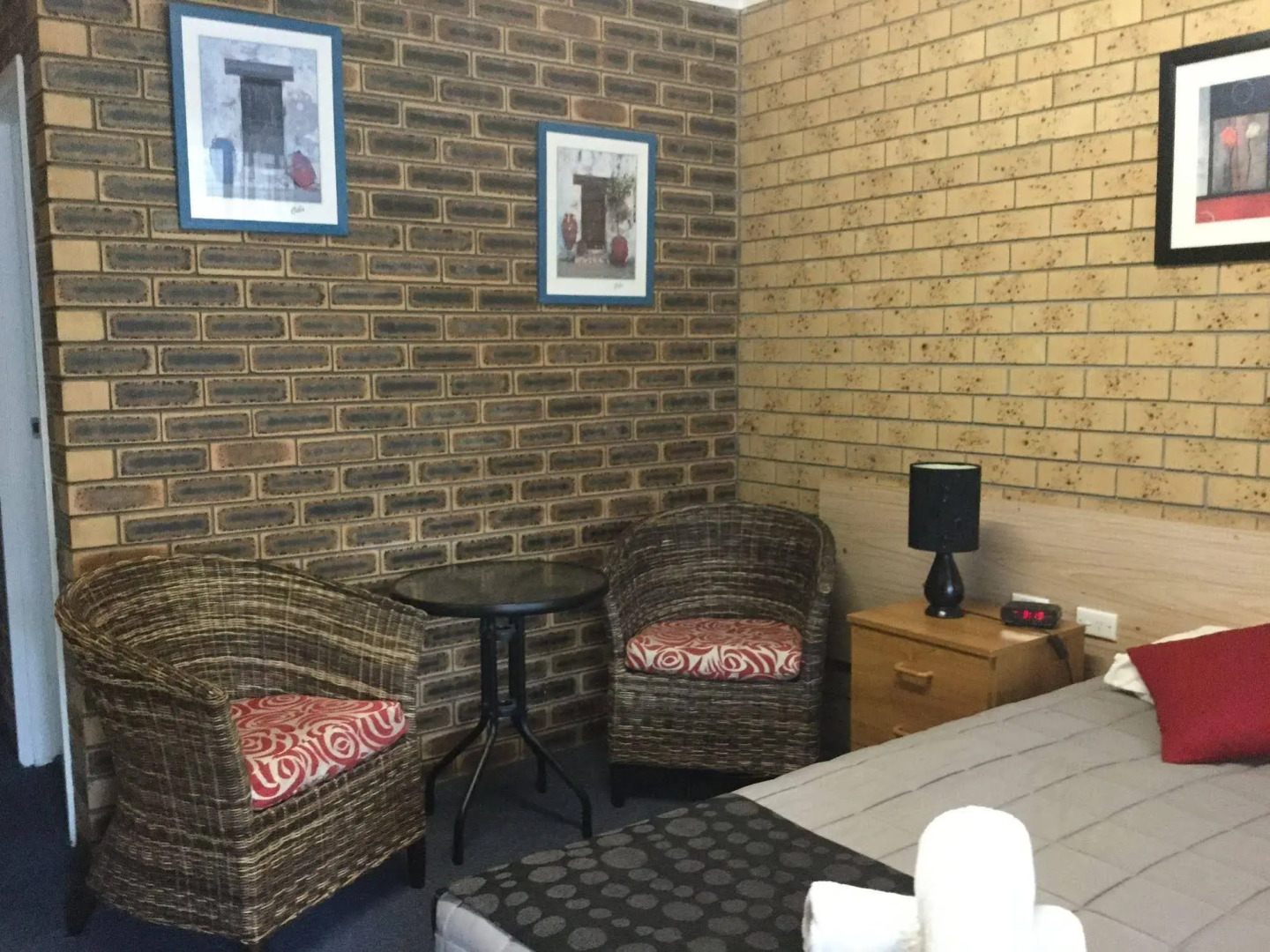 Squatters Homestead Motel