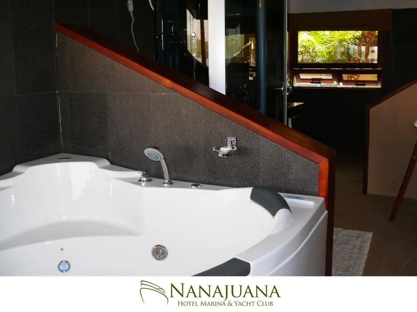 Nana Juana Hotel & Marina