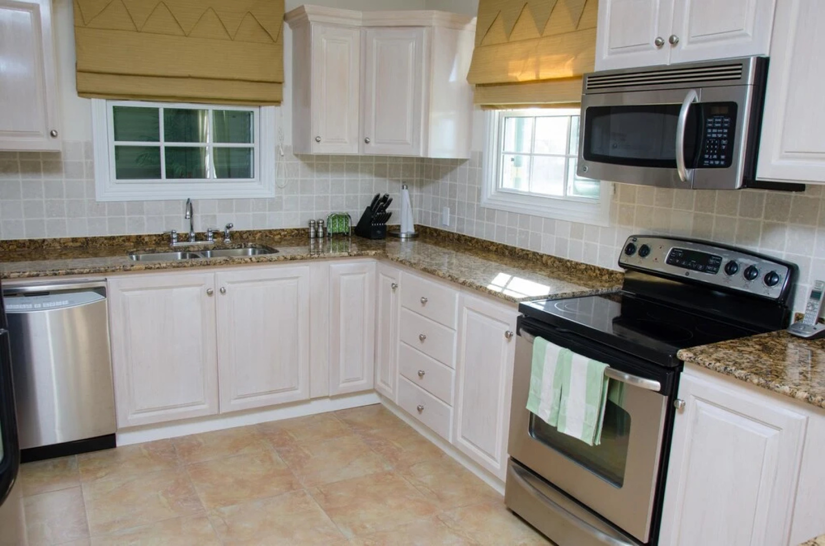 Beautiful Three Bedroom Villa in Gated Community