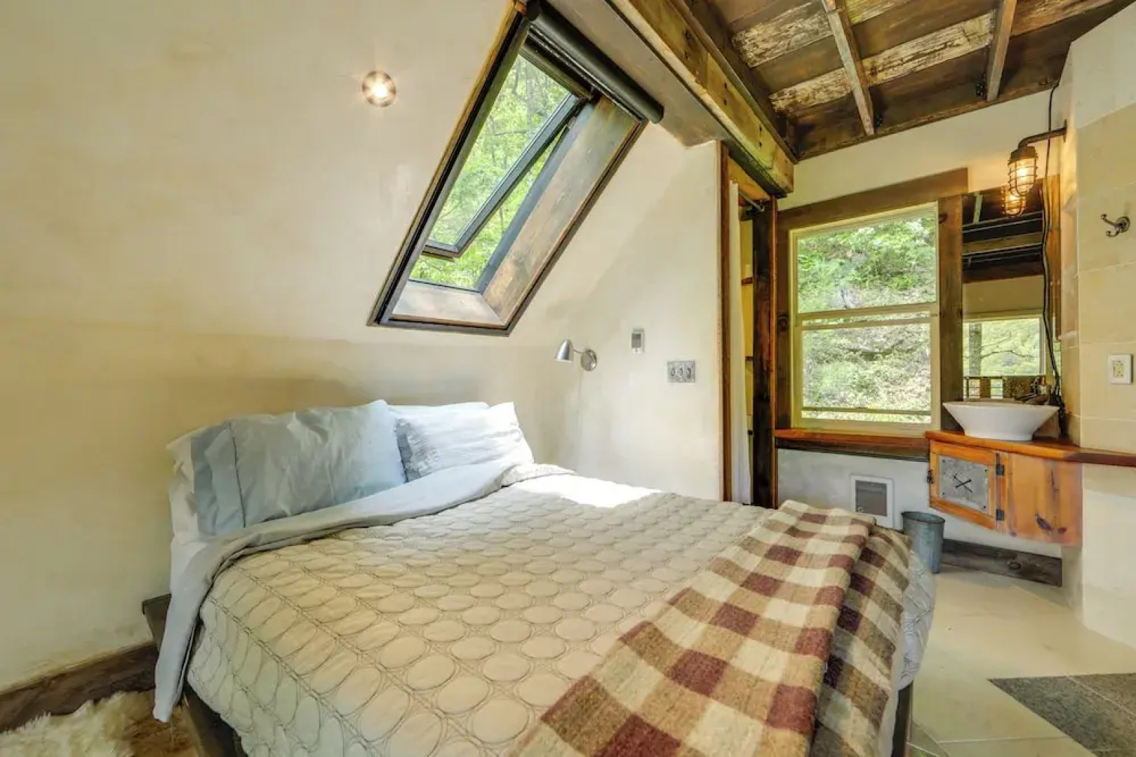 Waterfall Views - 'blue Ghost' Cabin in Cullowhee!