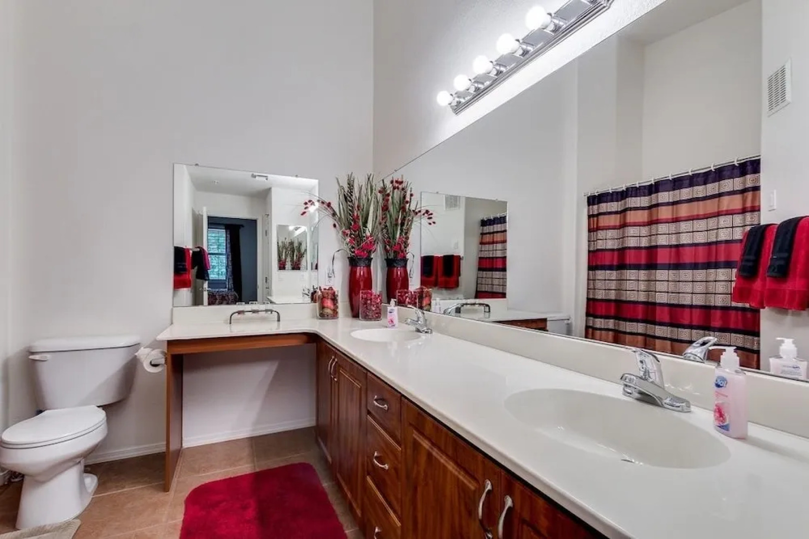 Southern #2055 2 Bedrooms 2 Bathrooms Condo