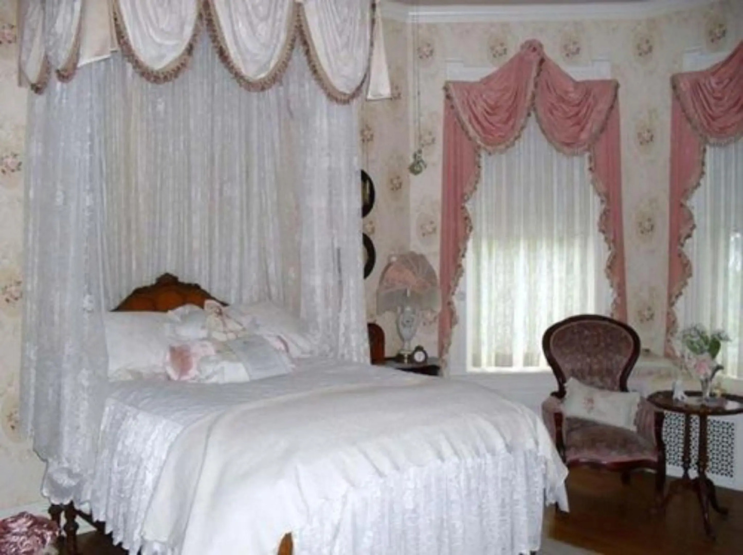 Alexander Mansion Bed and Breakfast