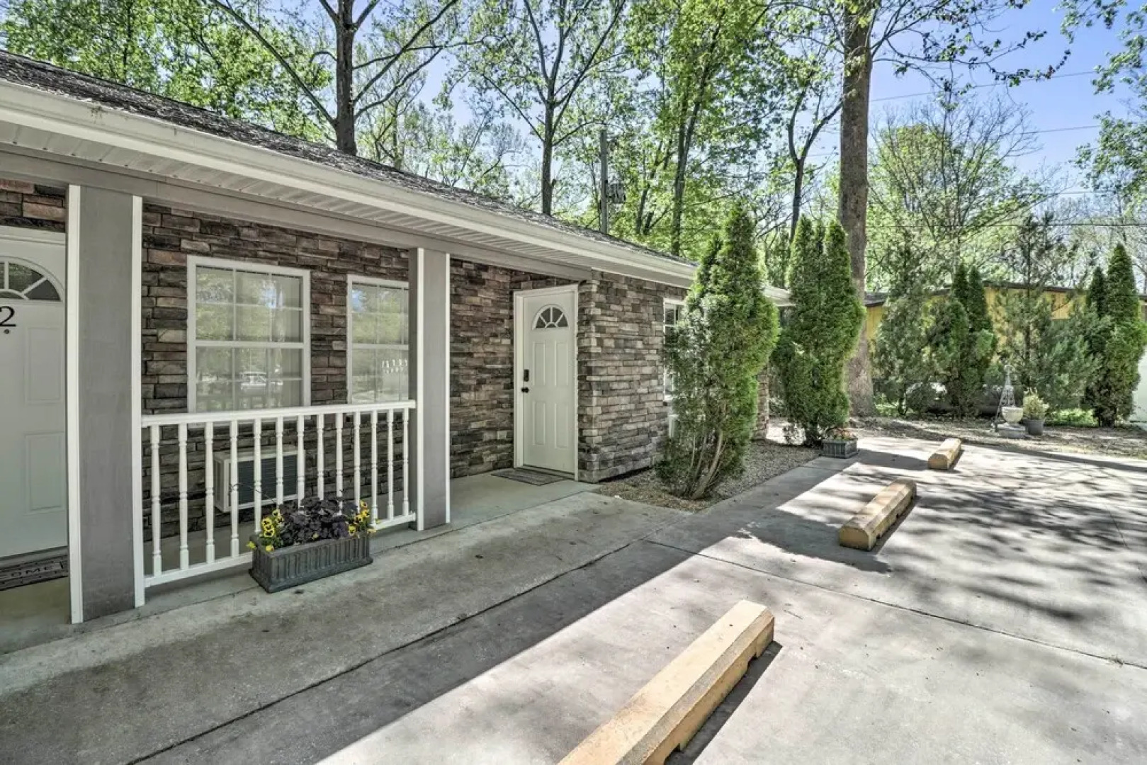 Lakeview Escape w/ Direct White River Access!