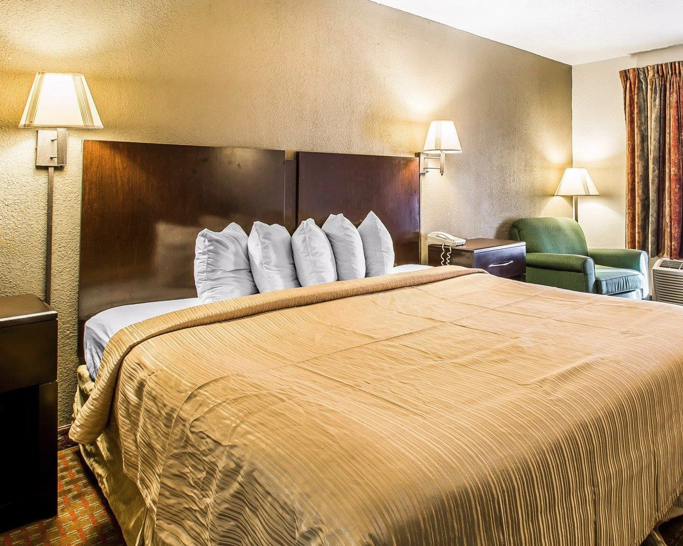 Quality Inn & Suites near Panama City Beach