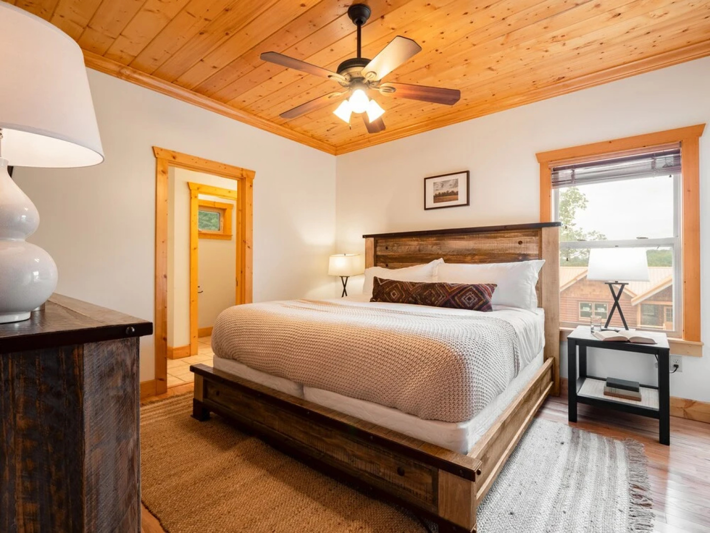 Red Oak by AvantStay Secluded Home w Gorgeous Views Pool Hot Tub Large Deck