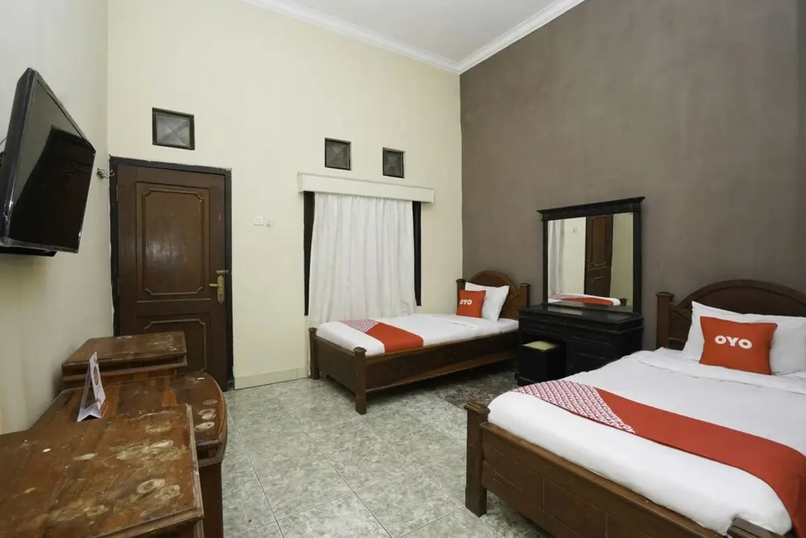 Hotel Madinah Syariah