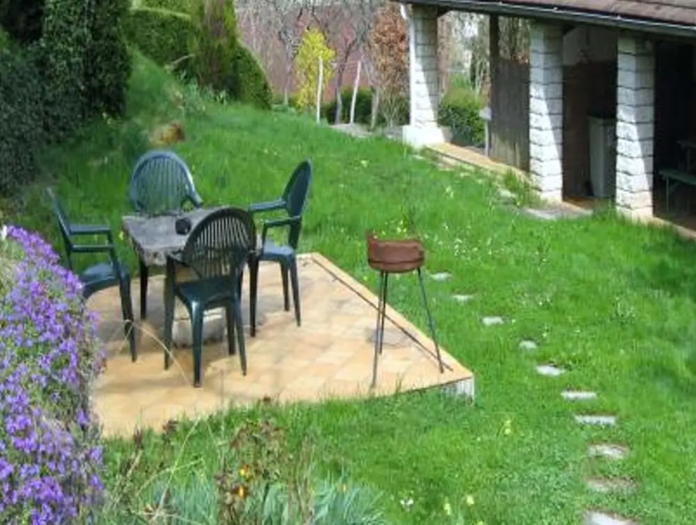 House With 2 Bedrooms in Saint-laurent-la-roche, With Enclosed Garden