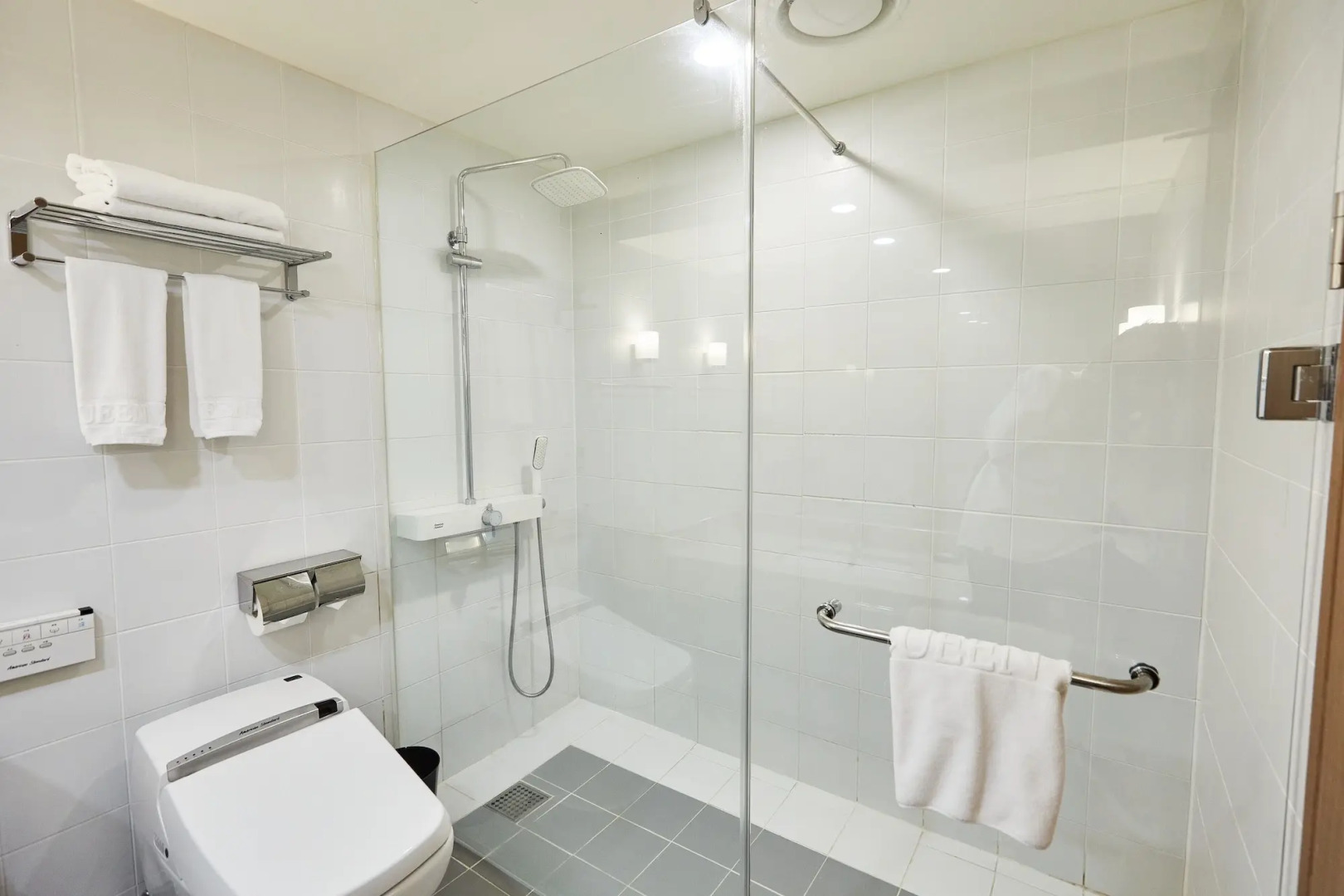 Queen Vell Hotel & Wedding