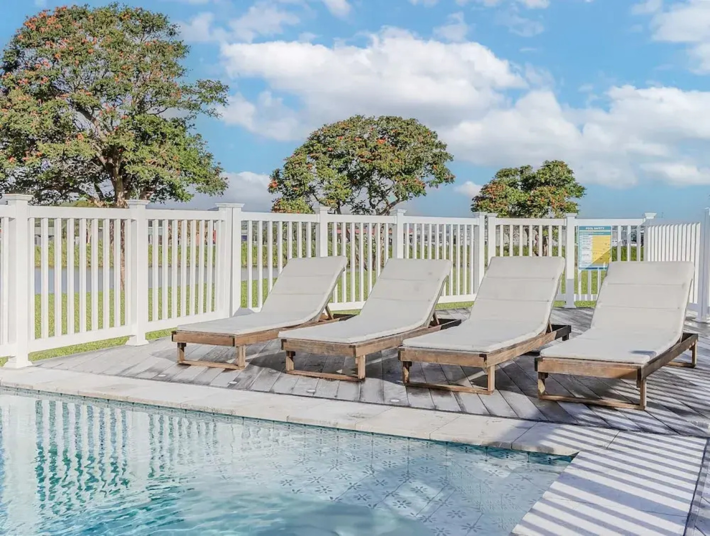 Hamptons White House