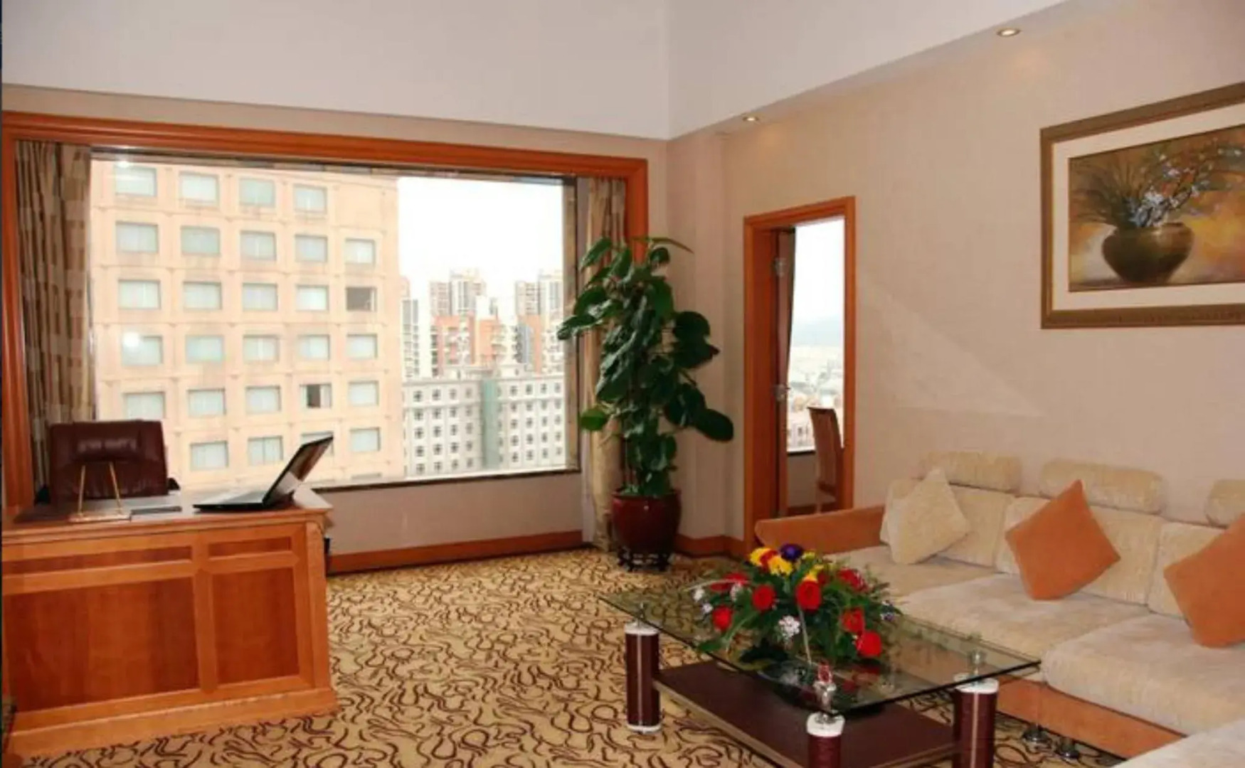 Dongguan OYC Crown Prince Hotel