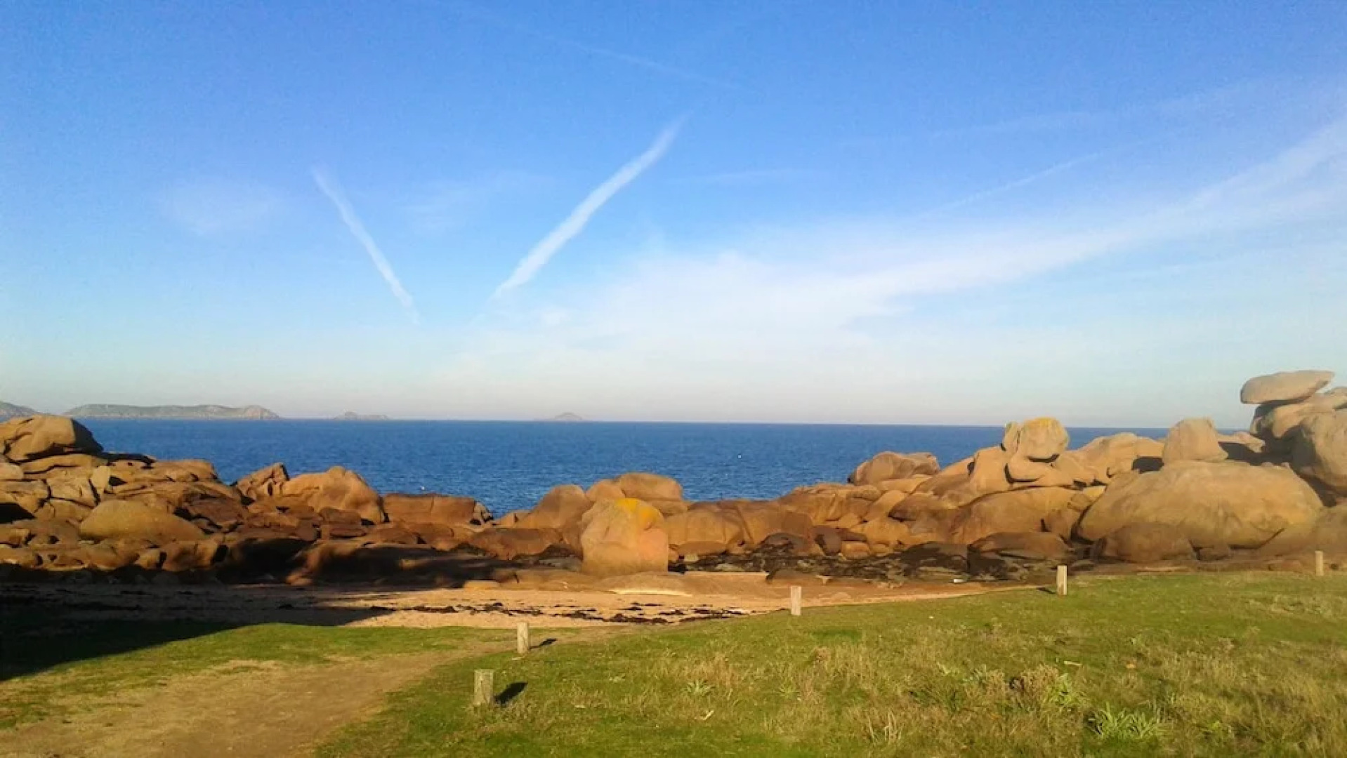 House With one Bedroom in Belle-isle-en-terre, With Enclosed Garden -