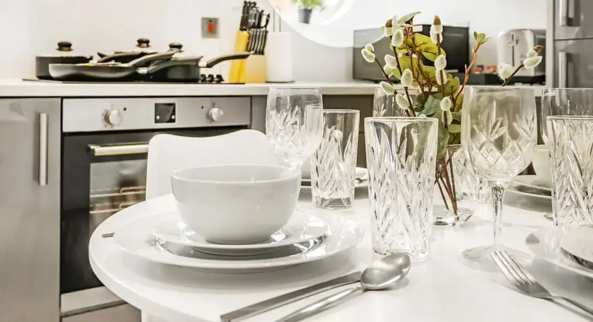 Ragan Court Apartments in Aldershot