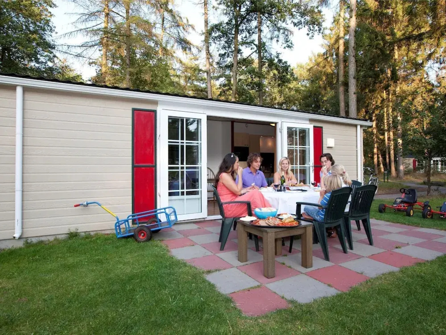 Tasteful Chalet With Combi-microwave, Next to a Nature Reserve