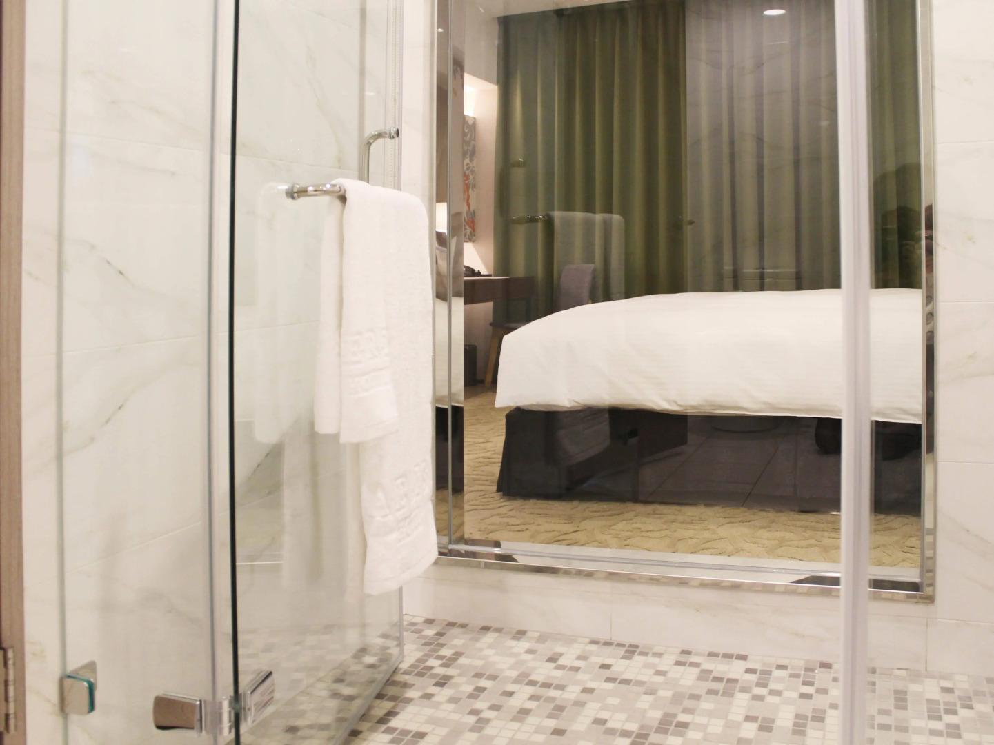 Aeris International Hotel