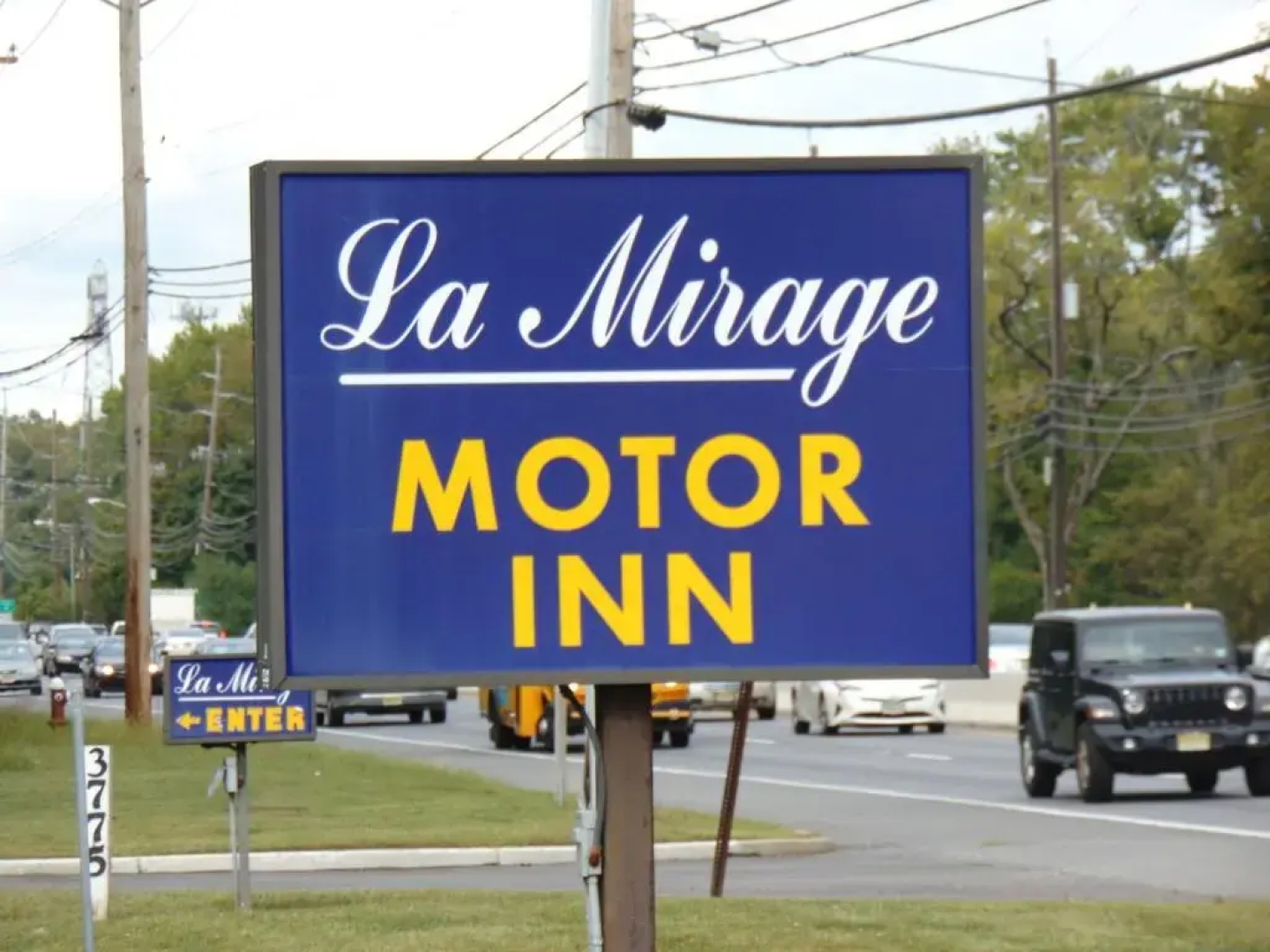 La Mirage Motor Inn
