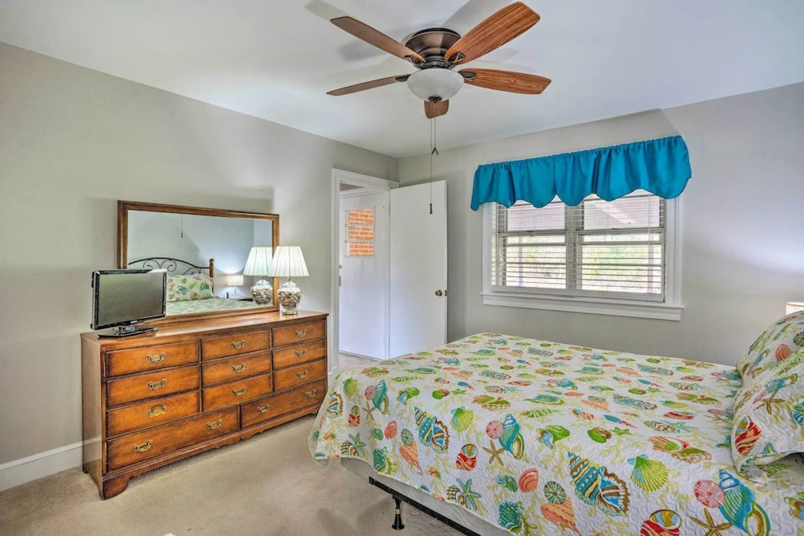 'the Oyster Bed' Retreat w/ Pool & Game Room