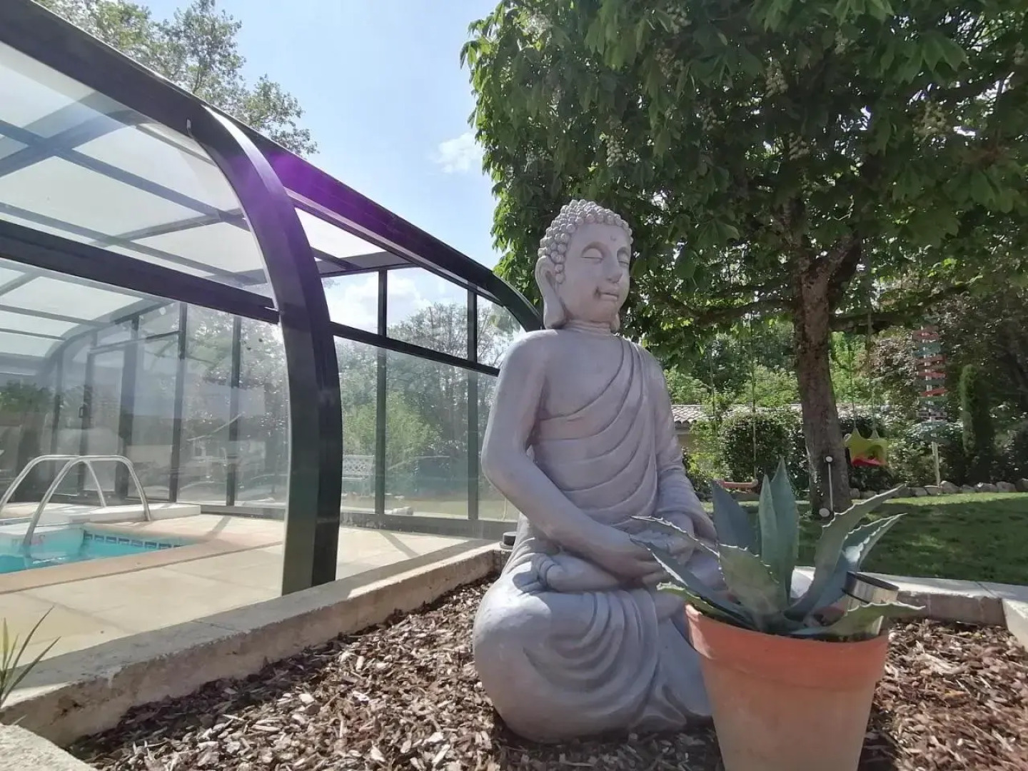 Duplex avec piscine et extérieur